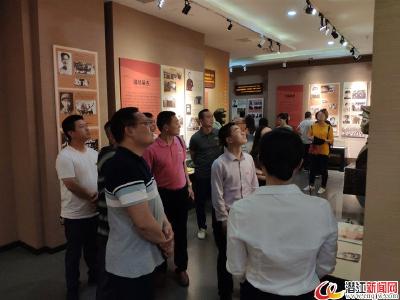 高石碑组织党员干部开展红色革命传统教育活动