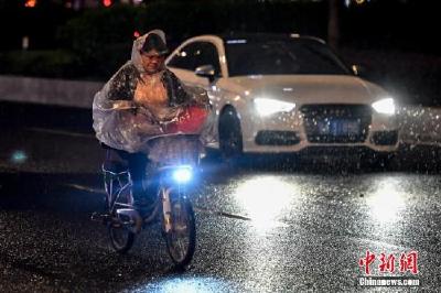 冷空气将影响北方地区 江南华南等地将有较强降水