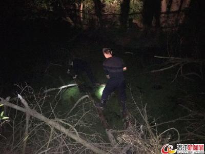七旬太婆落水 幸得民警及时救助