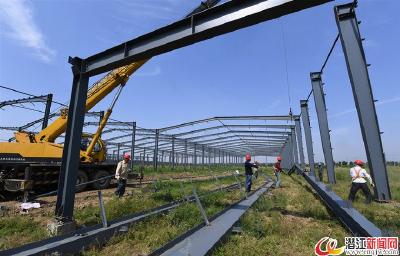 中城港置业重资产一期14栋厂房主构件施工完成