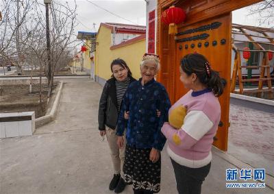 壮丽70年成就巡礼 新疆：旭日映天山 边疆展新颜