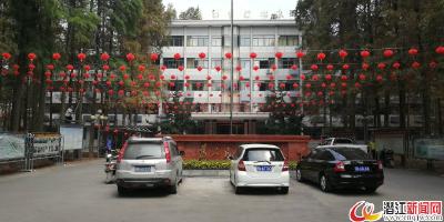 后湖管理区张灯结彩迎国庆