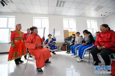 以习近平同志为核心的党中央关心少数民族和民族工作纪实