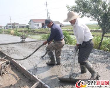 白鹭湖管理区办实事解民忧