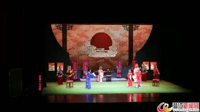 大型古装花鼓戏《赛金女》成功首演