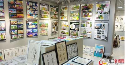 江汉艺术职业学院第十六届艺术节美术作品展开幕