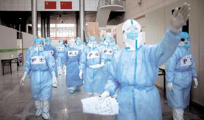 舍生忘死,托起生命之舟 致敬保卫战中的英雄人民