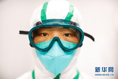 98后女警张锦星“逆行”进方舱