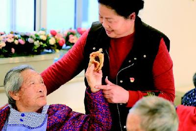 “败”自己“小家”，为老人建“大家”