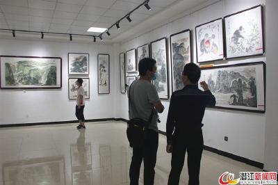 潜江举行义卖书画作品联展