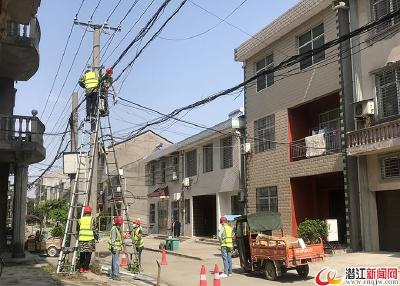 潜江：背街小巷安装路灯1514盏 补齐城市照明短板