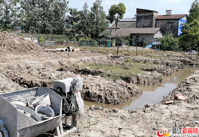 王场镇向农村乱占耕地违规建房问题