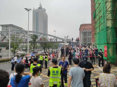 冲吧，少年！武汉7.2万考生迎来“迟到”的中考