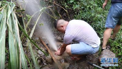 高温袭来，他们用双手守护贫困大山