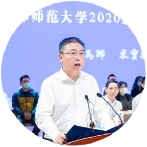 大学礼物·师者良言：愿每一位学子追求优秀“乘风破浪”
