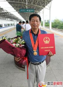 致敬！英雄凯旋 载誉而归