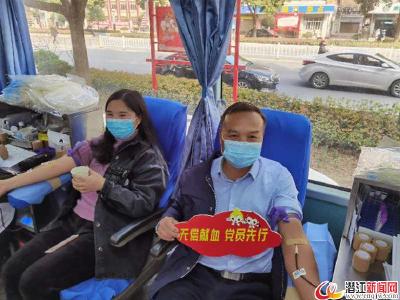 周矶管理区党员干部带头无偿献血