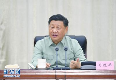 习近平视察海军陆战队