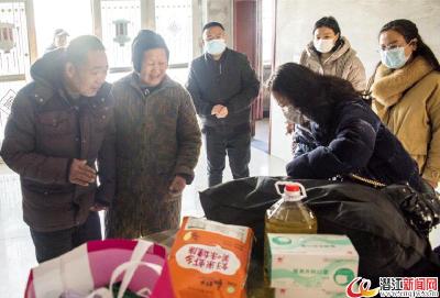 市文旅局赴对口帮扶村开展节前走访慰问活动