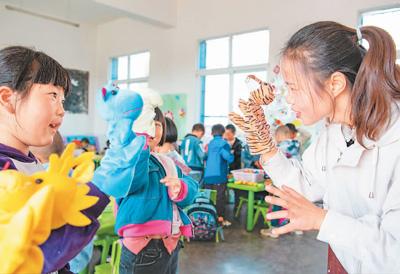 提高幼师和保育员待遇，增强这一群体的获得感——幼师缺口该怎么补上？