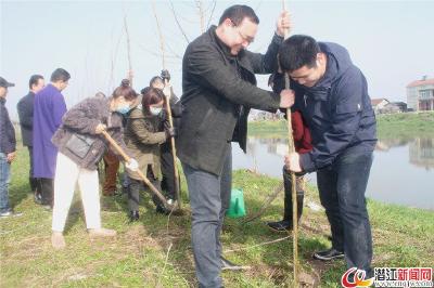 春回大地万物苏 植树添绿正当时