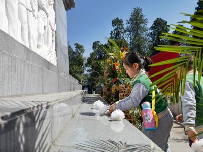 在习近平总书记的引领下·红色足迹篇 | 金寨：燎原星火生生不“熄” 