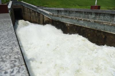 新华全媒+丨强降雨来袭 南方多省市紧急响应