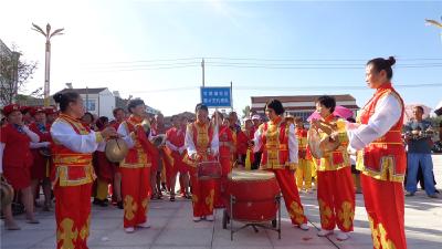 锣鼓喧天庆国庆 非遗表演展风采