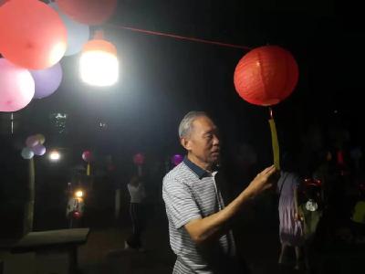 广华寺街道钻井社区开展庆国庆灯谜竞猜活动