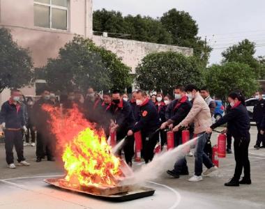 杨市街道指导企业开展消防演练
