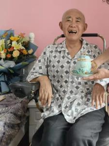 老人想再捐50万元却被拒，为何?