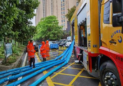 市城发置业集团: 昼夜坚守显担当 鏖战风雨护潜城