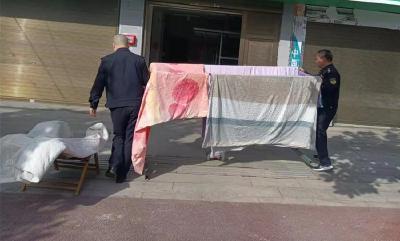 杨市街道开展街道秩序集中整治活动