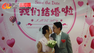 “520”我们结婚了！新人集体领证结连理