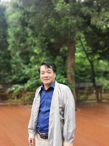 潜江作家刘太白参加鄂军小说野战排创作笔会