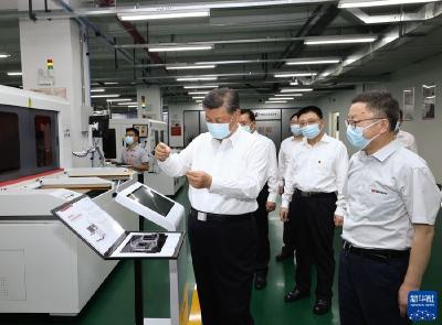 习近平在湖北武汉考察时强调 把科技的命脉牢牢掌握在自己手中 不断提升我国发展独立性自主性安全性