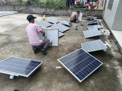 运粮湖管理区：太阳能路灯“点亮”群众回家路