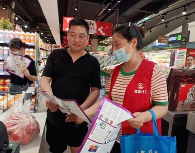 老新：禁毒专干在行动 走街串巷宣禁毒