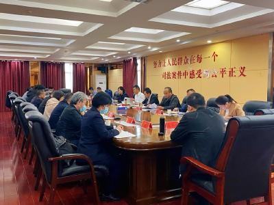 潜江法院党组理论学习中心组专题学习党的二十大精神