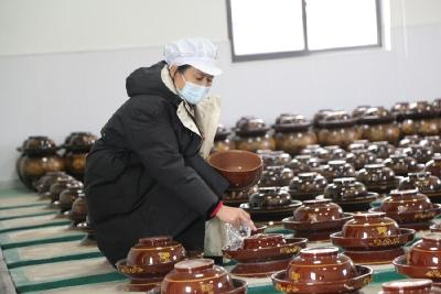 新春走基层|非遗美食“贺嘎婆” 留住浓浓“家乡味”