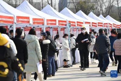 强信心·开新局丨劳动力市场加速回暖 “用工旺”释放经济回升鲜明信号