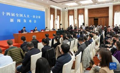 十四届全国人大一次会议举行新闻发布会 大会发言人王超答中外记者问