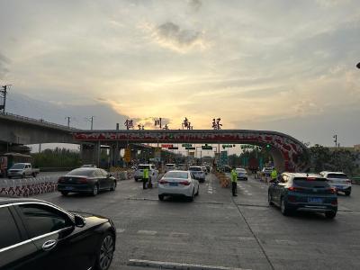 新华全媒+丨各地多措并举确保“五一”假期客流车流顺利返程