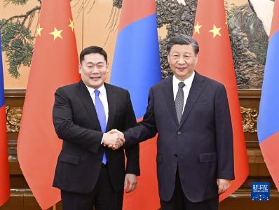 习近平会见蒙古国总理奥云额尔登