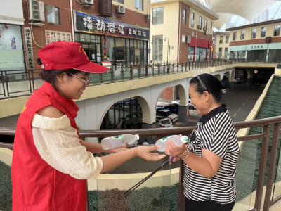 泰丰街道：炎炎夏日送清凉 丝丝凉意暖人心