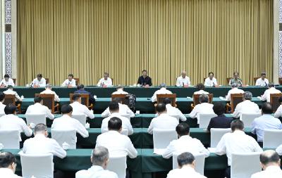 习近平：牢牢把握新疆在国家全局中的战略定位 在中国式现代化进程中更好建设美丽新疆