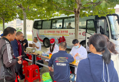 迎中秋庆国庆 热血汇聚中华情