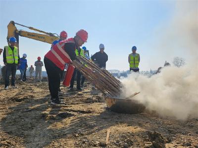 浩口镇：消防演练进工地 筑牢安全“防火墙”