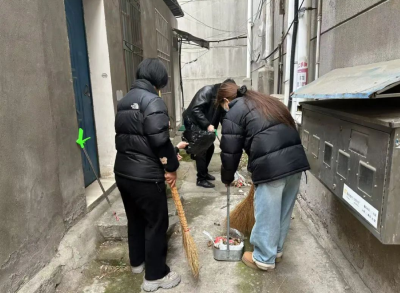 金陵寺社区：扫完家园去观影