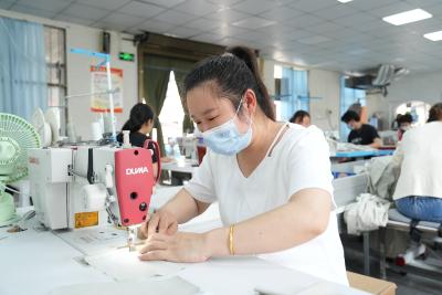 熊口镇：车间赶制订单 冲刺七月生产潮